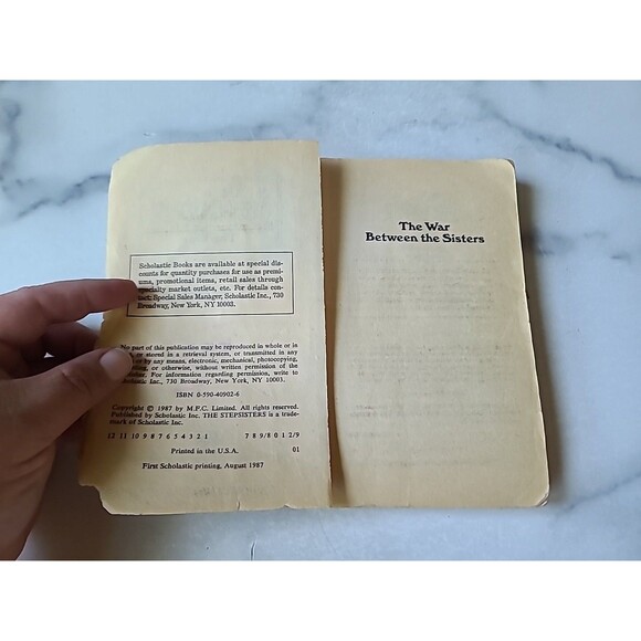 The Stepsisters #1 The War Between Sisters By Tina Oaks Paperback - Picture 3 of 10